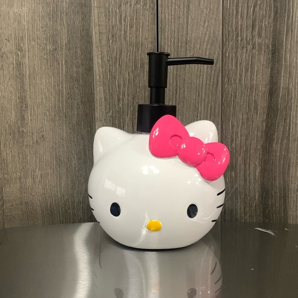 New Hello Kitty Head Bright Pink Bow Lotion Soap Dispenser Pump By Sanrio - Picture 1 of 6
